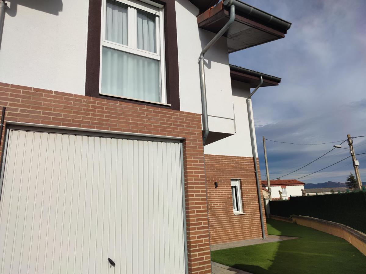 Chalet Con Amplio Jardin Casalarreina Exterior photo